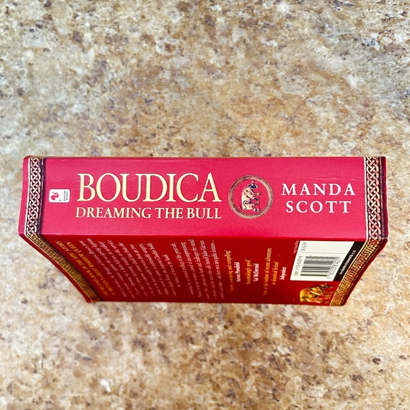 Boudica by Manda Scott - Picture 2 of 3